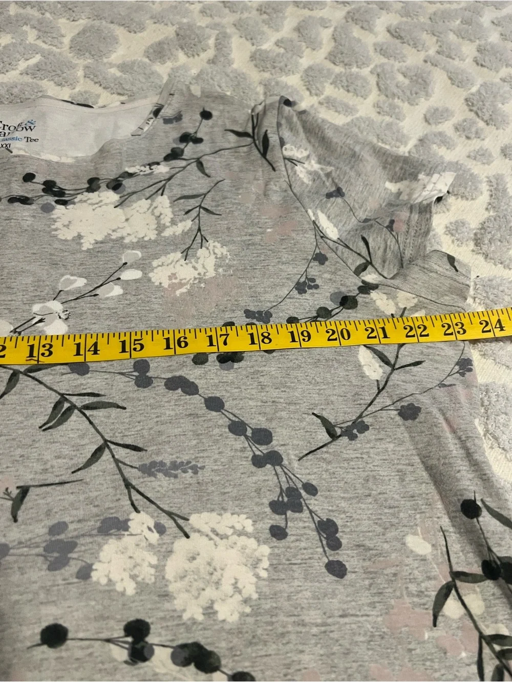 croft & barrow Gray Floral Short Sleeve Tee with White and Black Accents - Picture 4 of 5